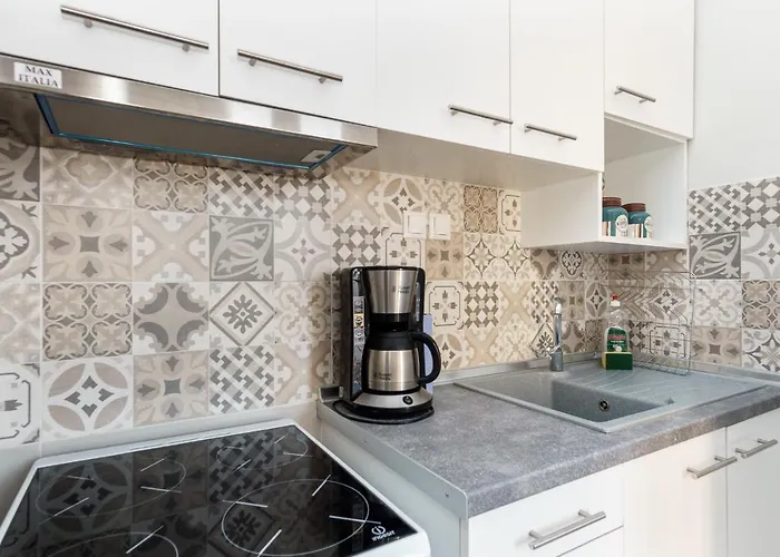 شقة C.4 Red Rose #colony_central_apartment سالونيك